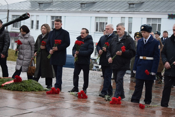 В Иванове почтили память неизвестного солдата